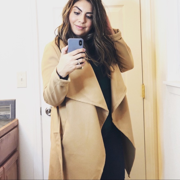 ❗️Last one ❗️Tan Trench Coat - Picture 1 of 3